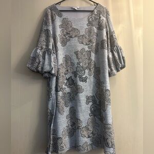 Cato's Silver and Gray Puff Sleeve Dress - Size 18/20W - Flowery - Tunic Style